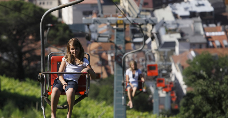 Sessellift mit Panoramablick über Meran